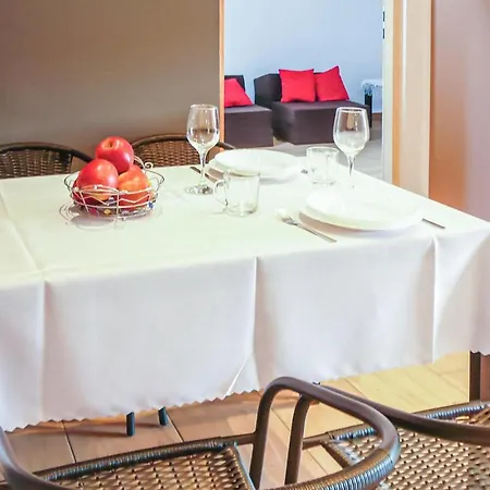Nice Apartment In Borcz With Kitchen * Borcz
